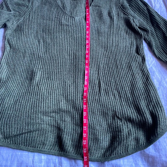 Faded Glory • Women's Rib Knit Olive Green V Neck Sweater - Picture 5 of 7